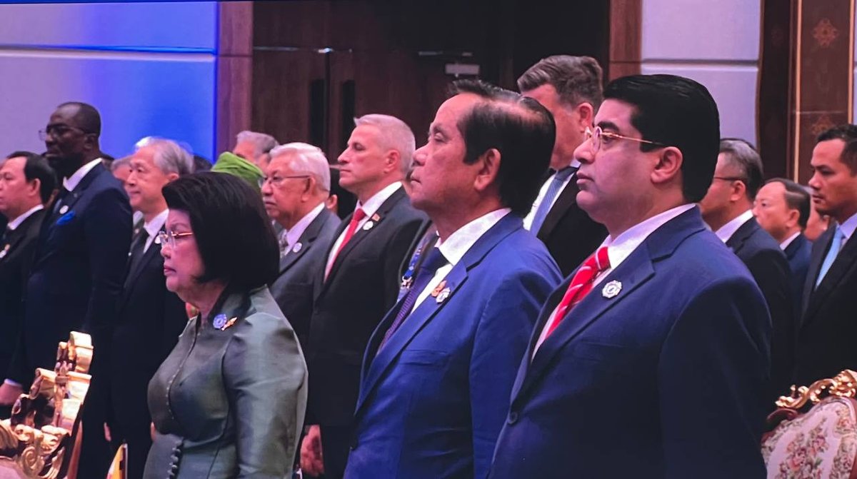洪森亲王主持第二届议会会议ISC-2