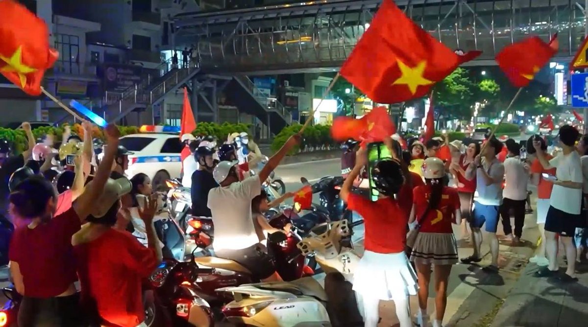越南队4比2击败泰国队 蝉联东盟足球冠军