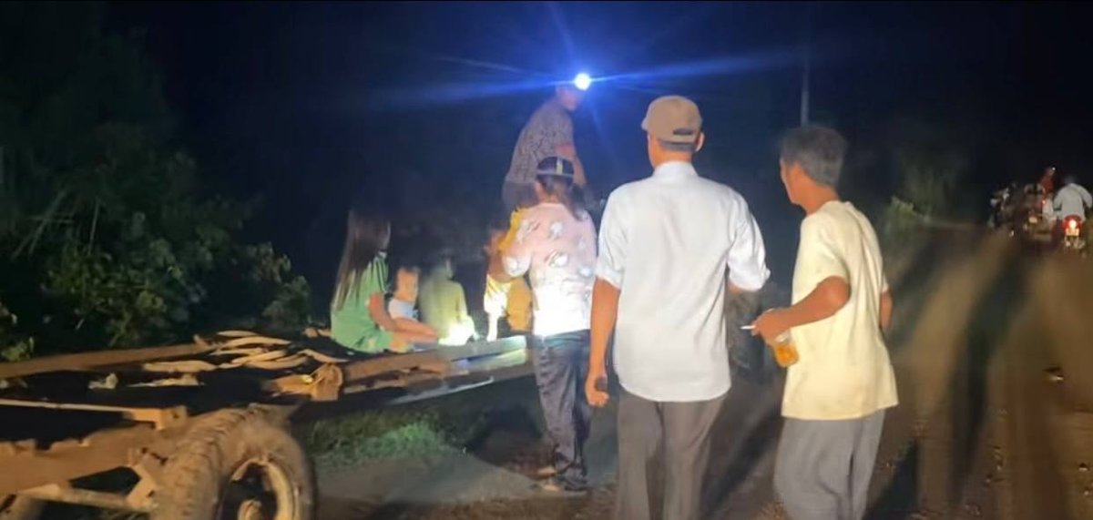 柏威夏省野生大象闯入民宅 摧毁房屋无人员伤亡