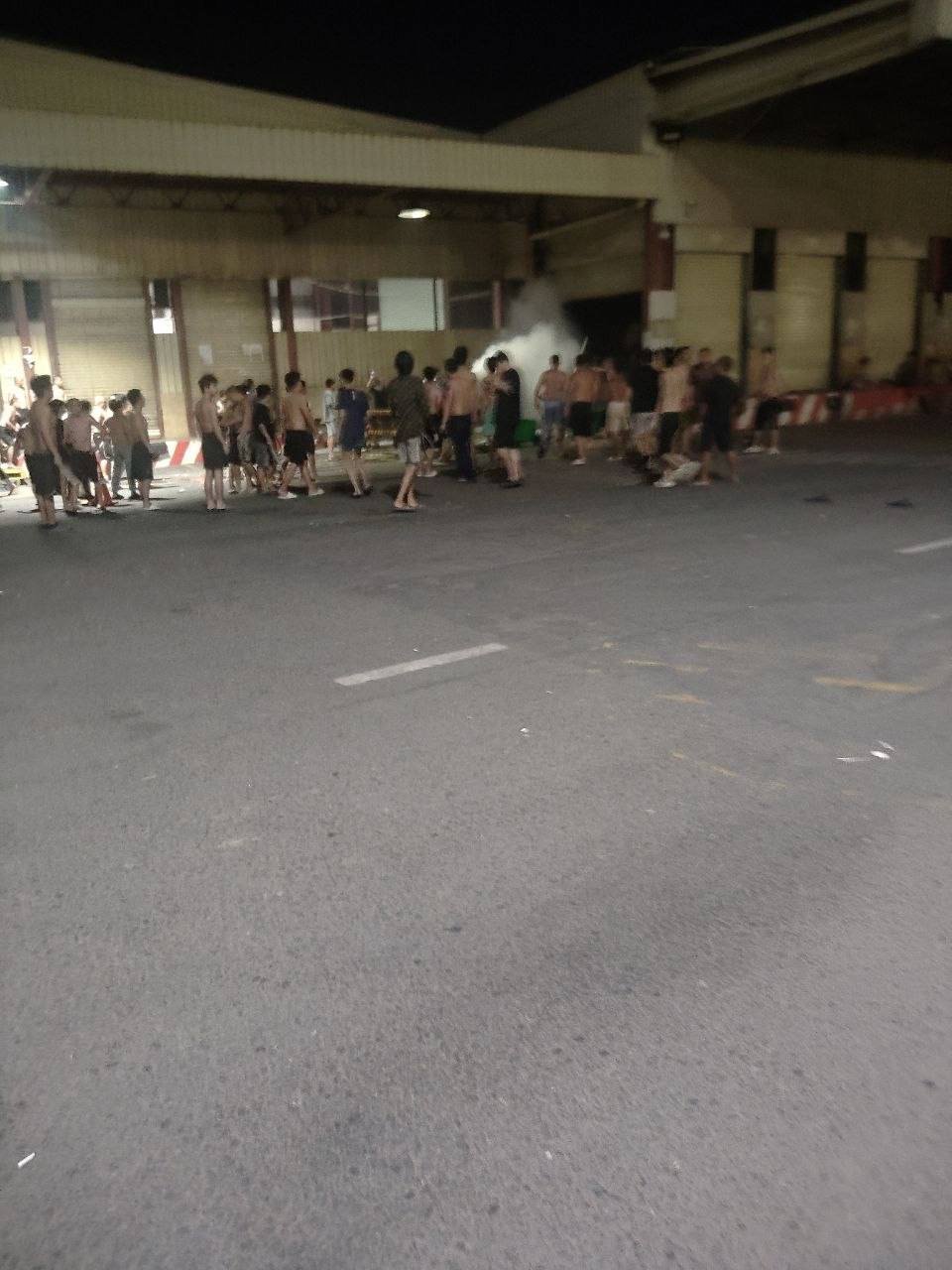 金边安置点爆发群体冲突 涉及数百人参与