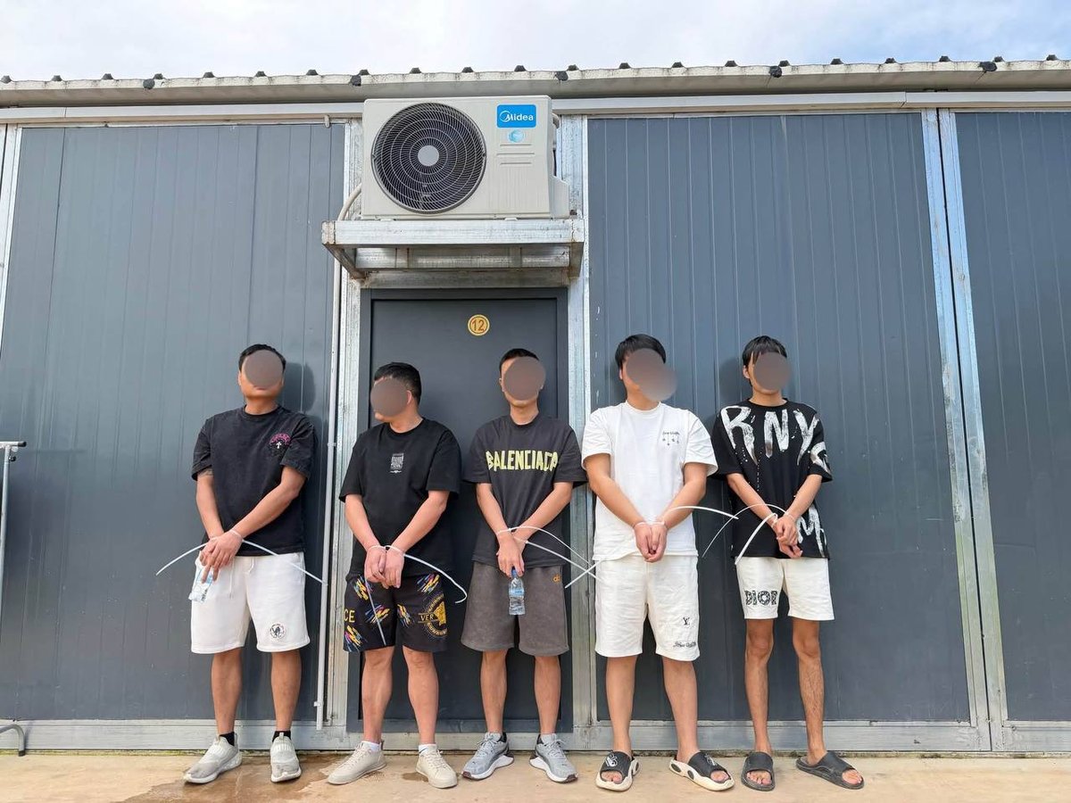 巴域市突查两处场所 22名中国籍男子涉网诈被捕