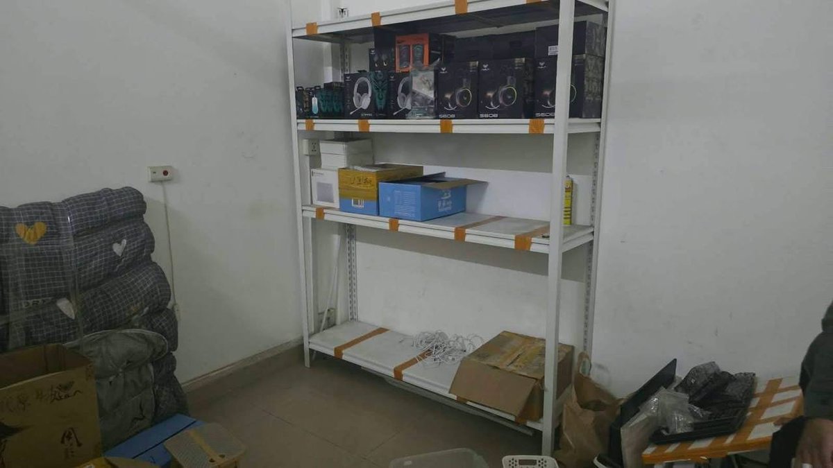 金边一手机电脑经营点被查 1名中国人被带走调查