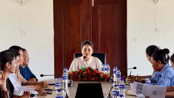 暹粒省政府推动基层女性管理岗位比例提升