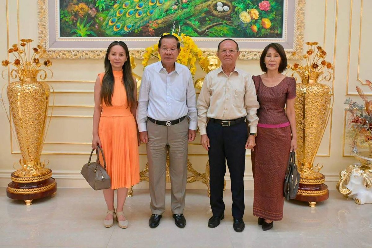 洪森再次会见金速卡及其女儿,并高度评价金莫诺维亚是国家优秀的