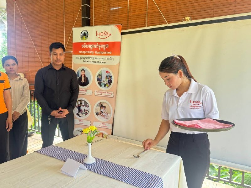 柏威夏省旅游局举办HoKa餐饮服务培训 16名学员结业