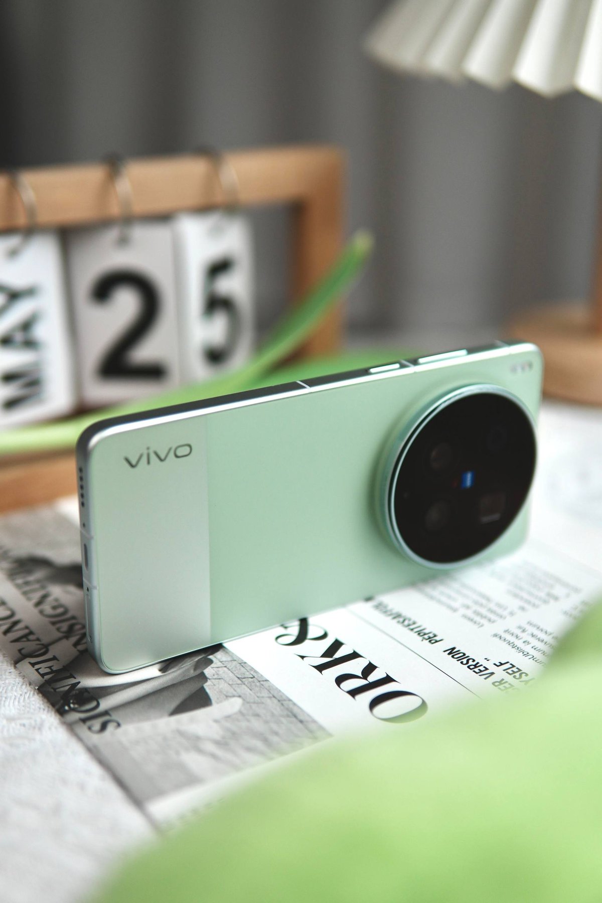 Vivo X300 Ultra新机到货 售价$989起