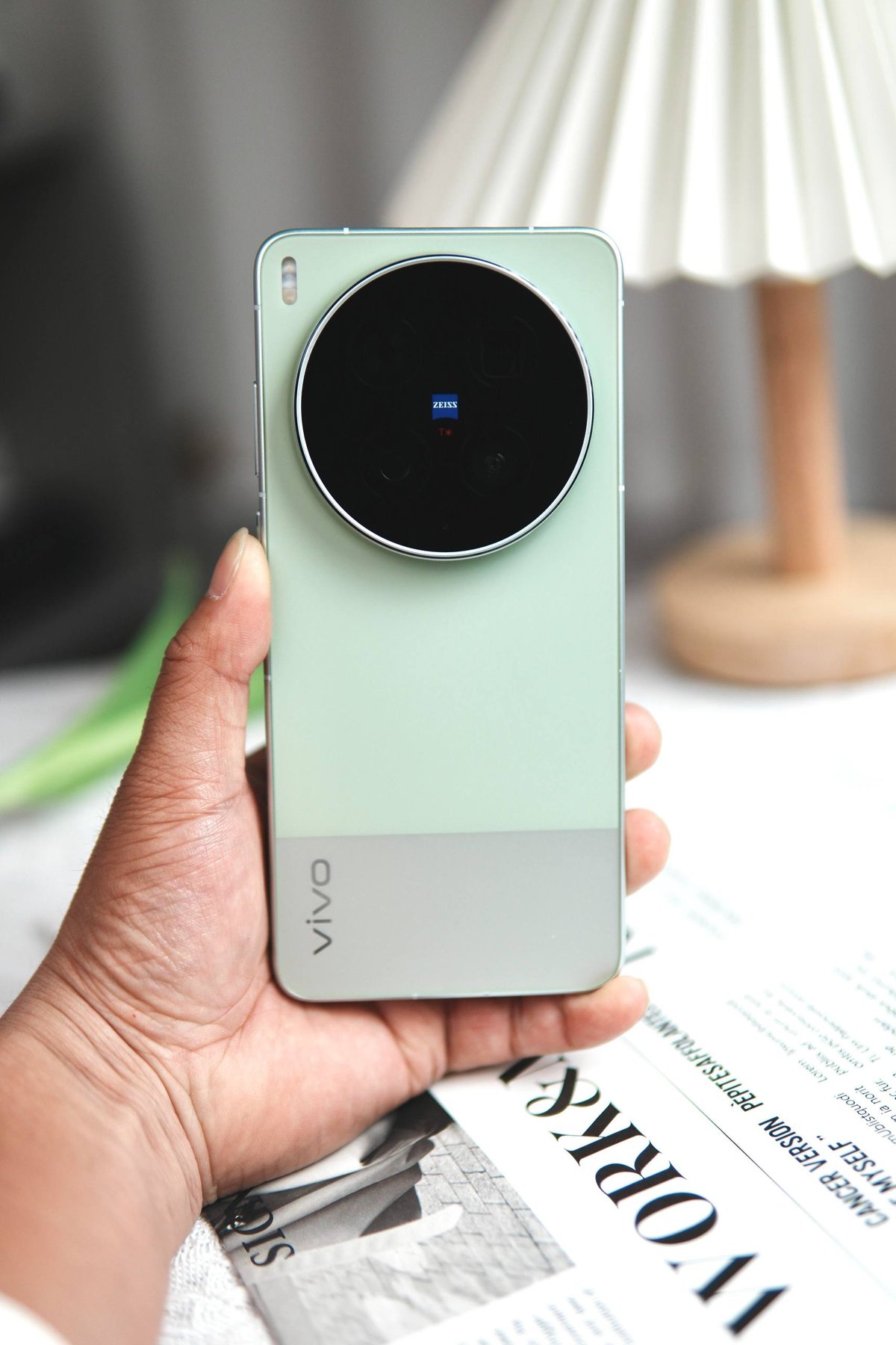 Vivo X300 Ultra新机到货 售价$989起