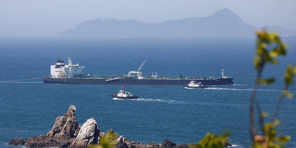 国际油价逼近90美元 霍尔木兹海峡局势引发担忧