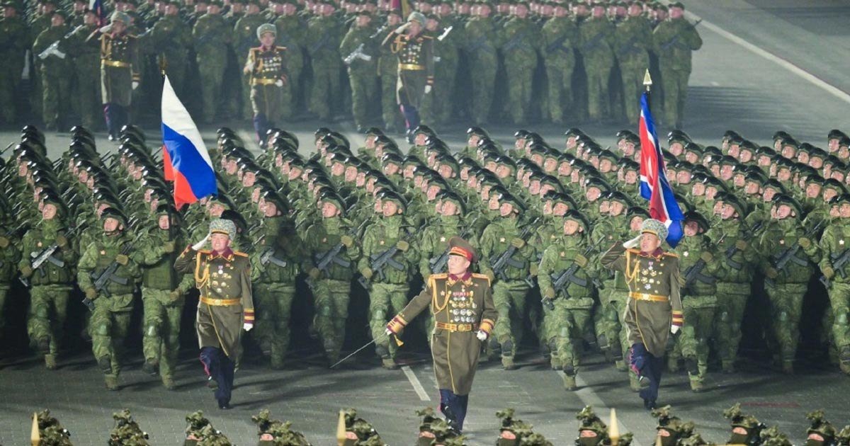 乌克兰官员表示,俄罗斯军队正从边境地区撤出部分兵力,旨在加强