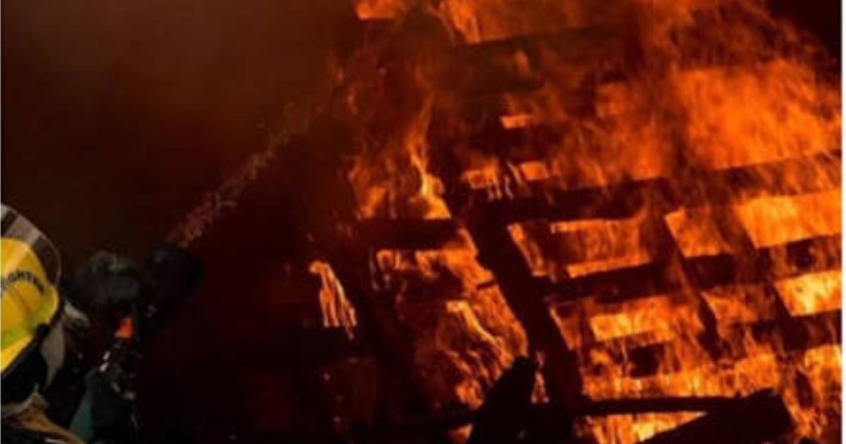 印度一酒店发生火灾事故 造成至少9人死亡6人受伤