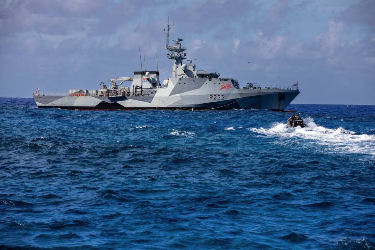 英国海军HMS Tamar号首次访问云壤海军基地