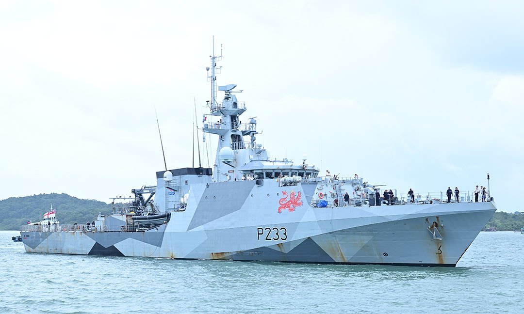 英国海军舰艇首访云壤基地 强化柬英海上军事交流