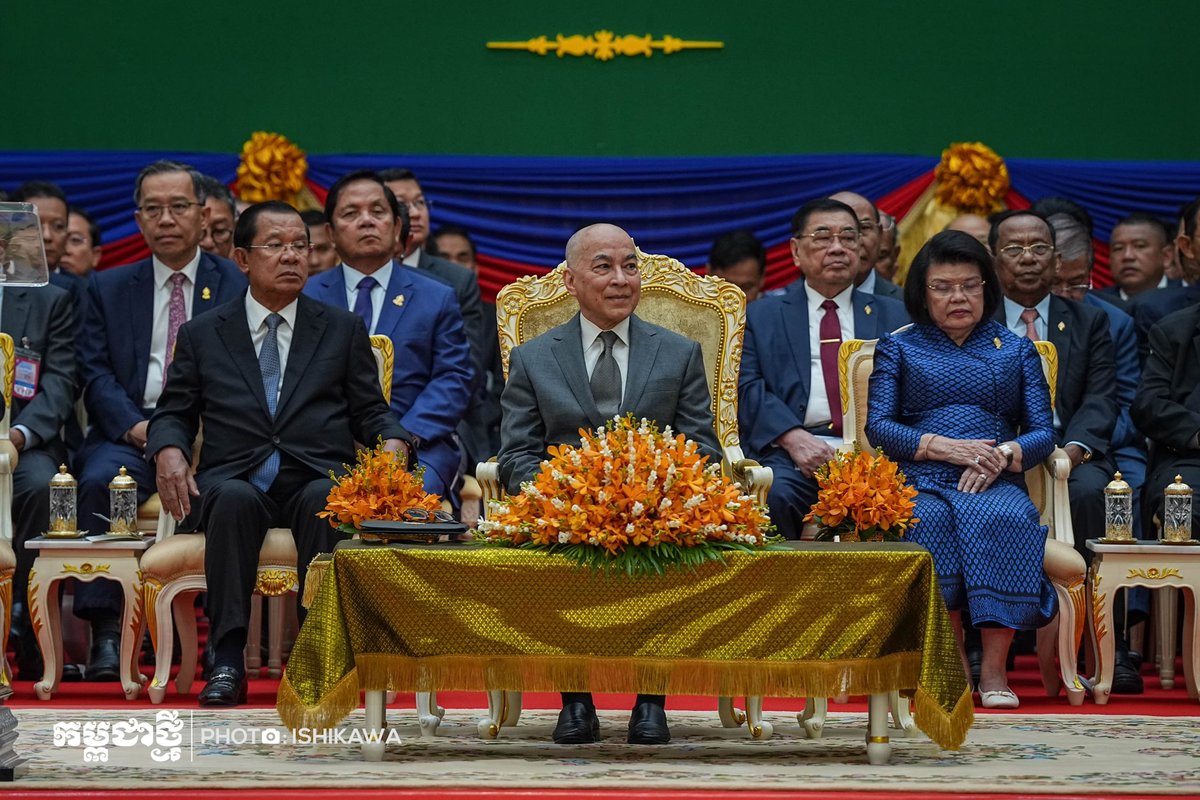 柬埔寨参议院团结大厦正式落成 西哈莫尼国王出席剪彩