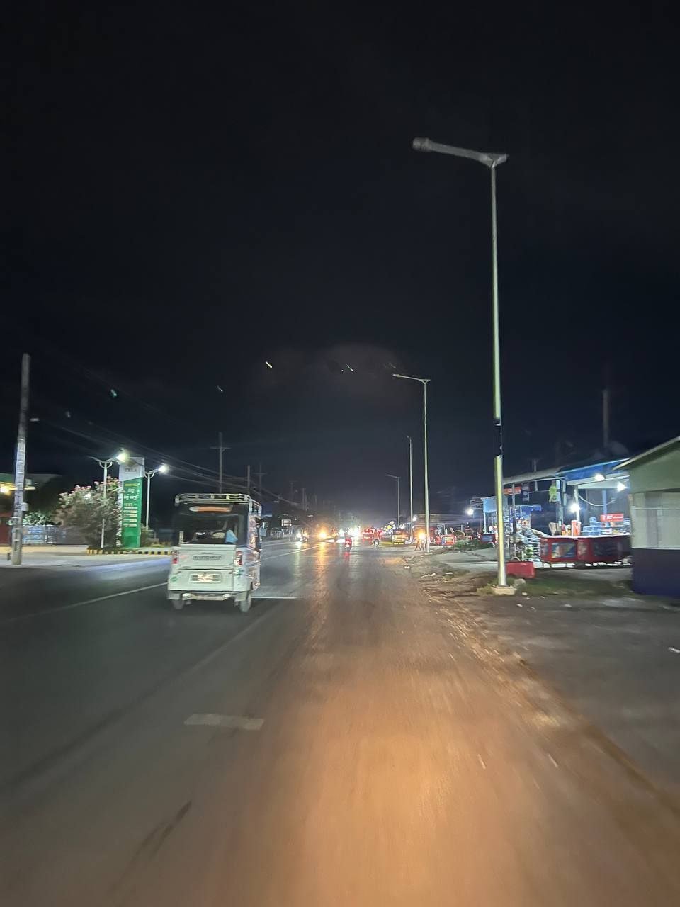 金边2号公路路灯长期不亮 夜间行车存在安全隐患