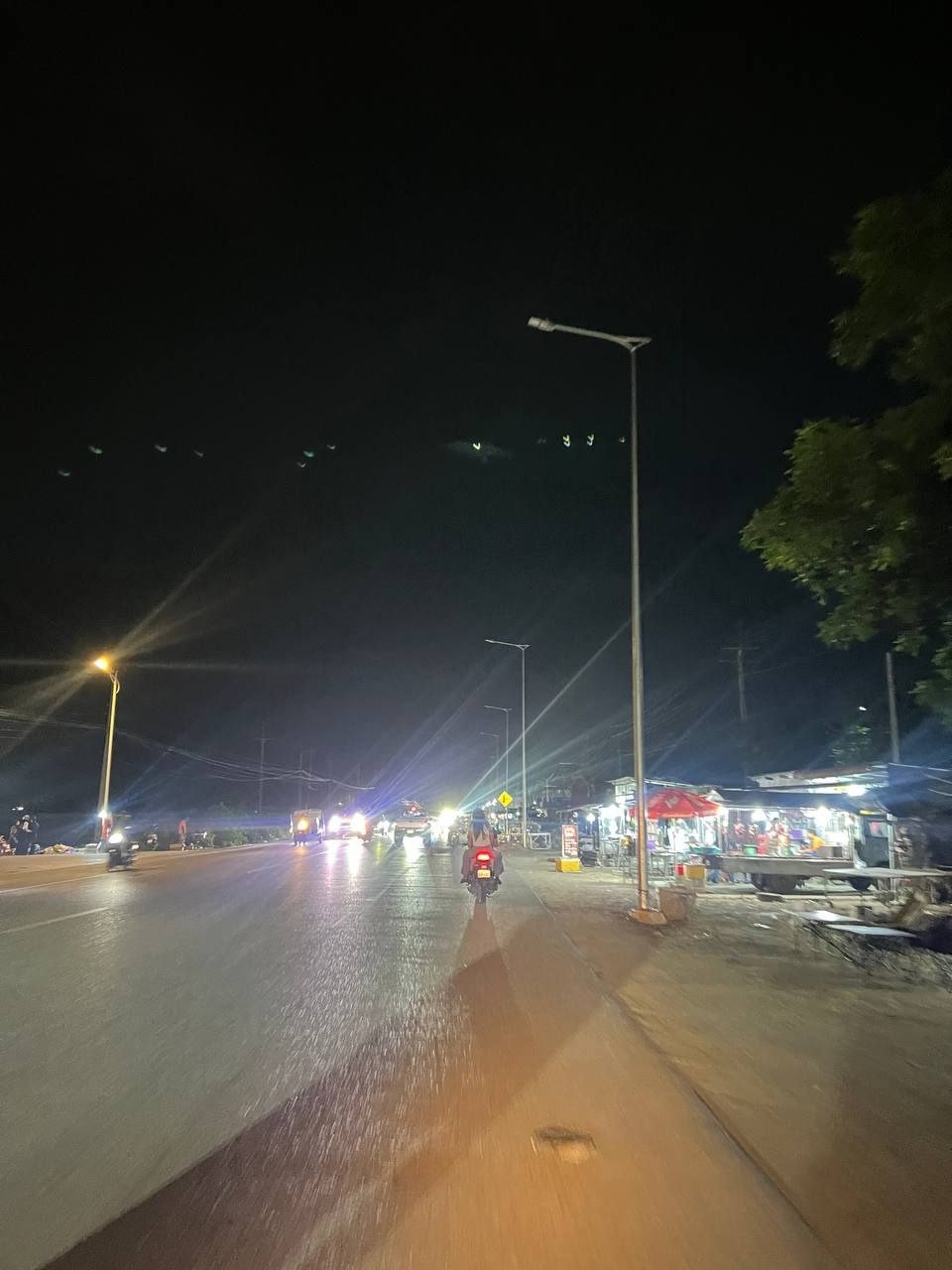 金边2号公路路灯长期不亮 夜间行车存在安全隐患