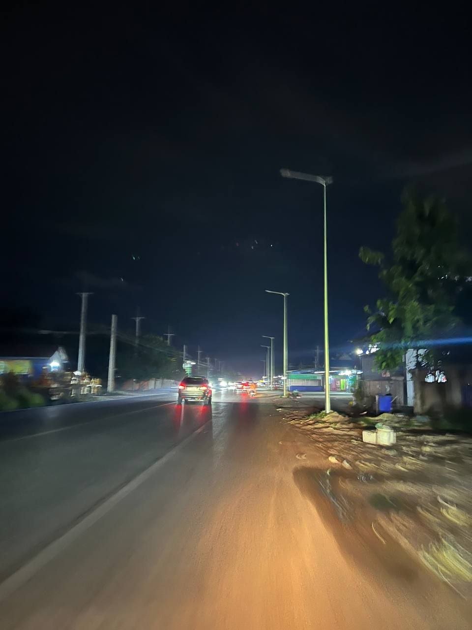 金边2号公路路灯长期不亮 夜间行车存在安全隐患
