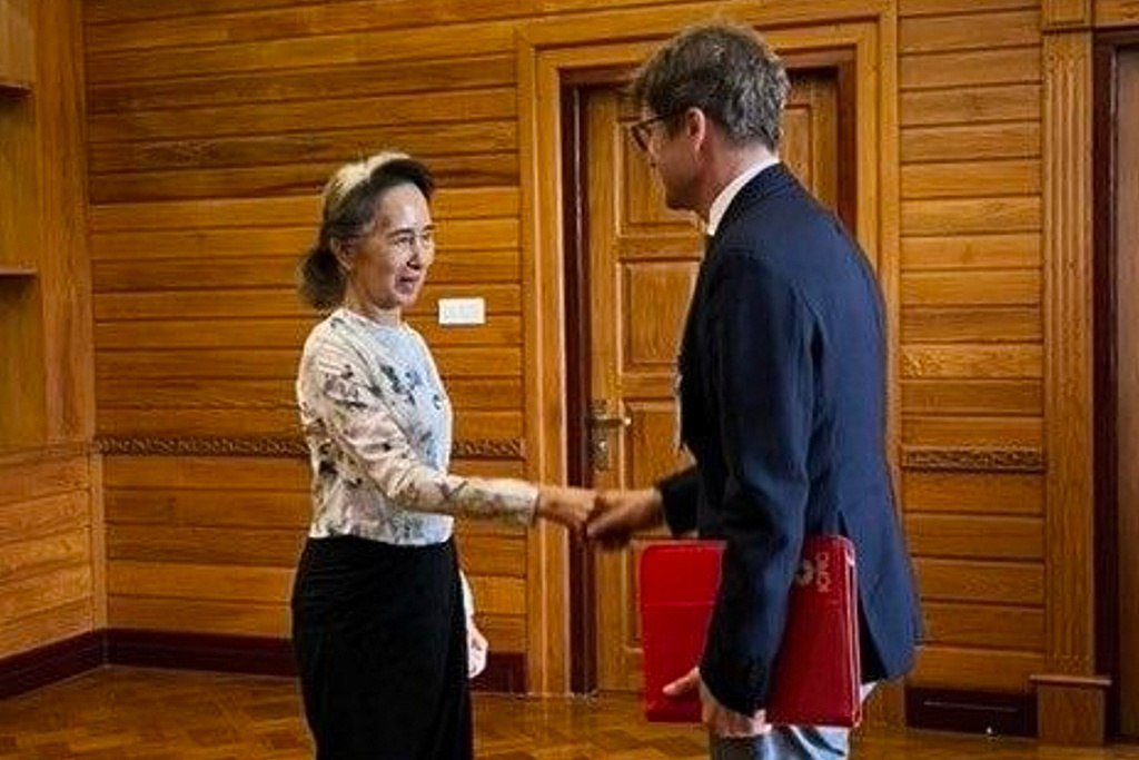 缅甸前领导人昂山素季与国际红十字会代表会面