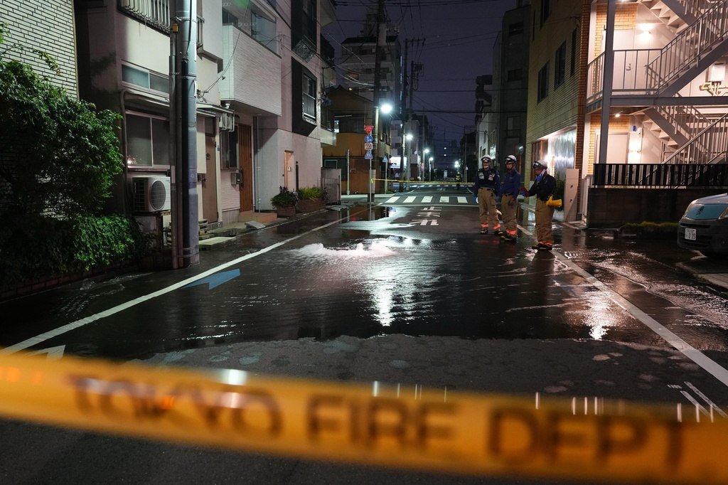 日本东京地区发生地震 逾30人轻伤无海啸风险