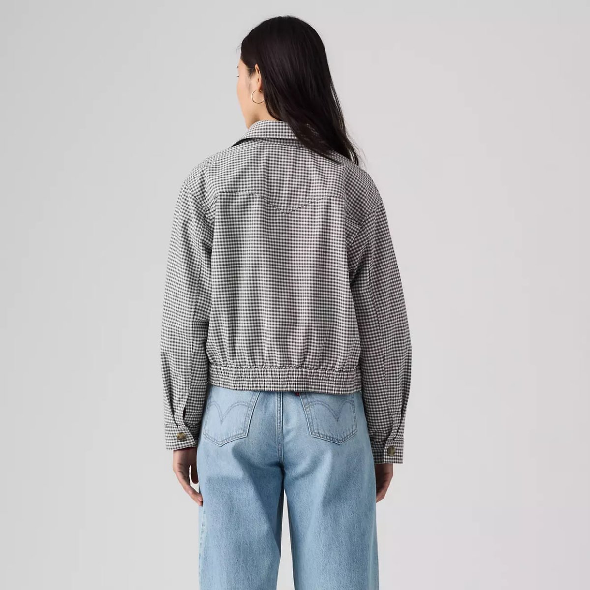 Levi's Charli系列新款上市 舒适剪裁适合日常穿搭
