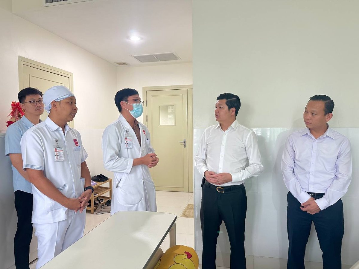 洪玛尼慰问实居省受伤教师 提供医疗补助与慰问金