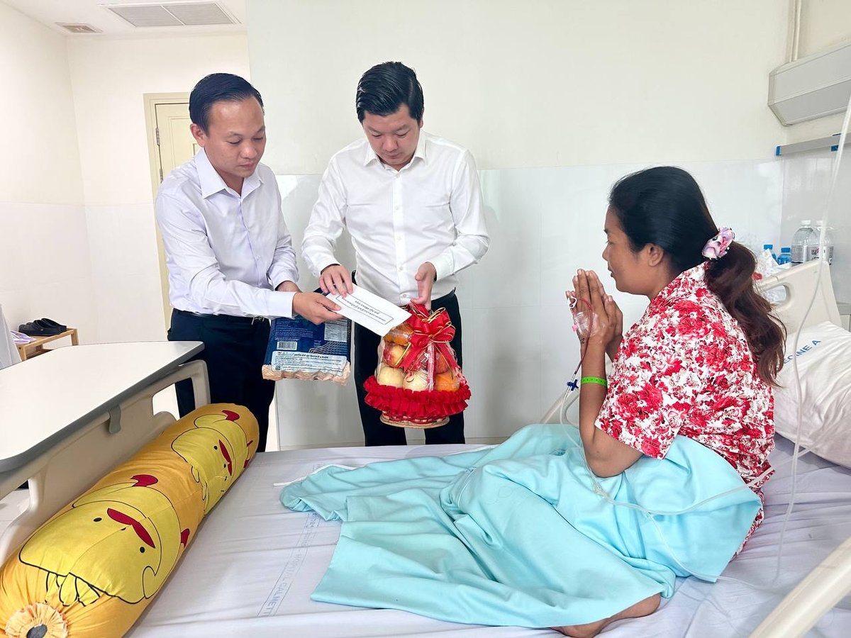 洪玛尼慰问实居省受伤教师 提供医疗补助与慰问金
