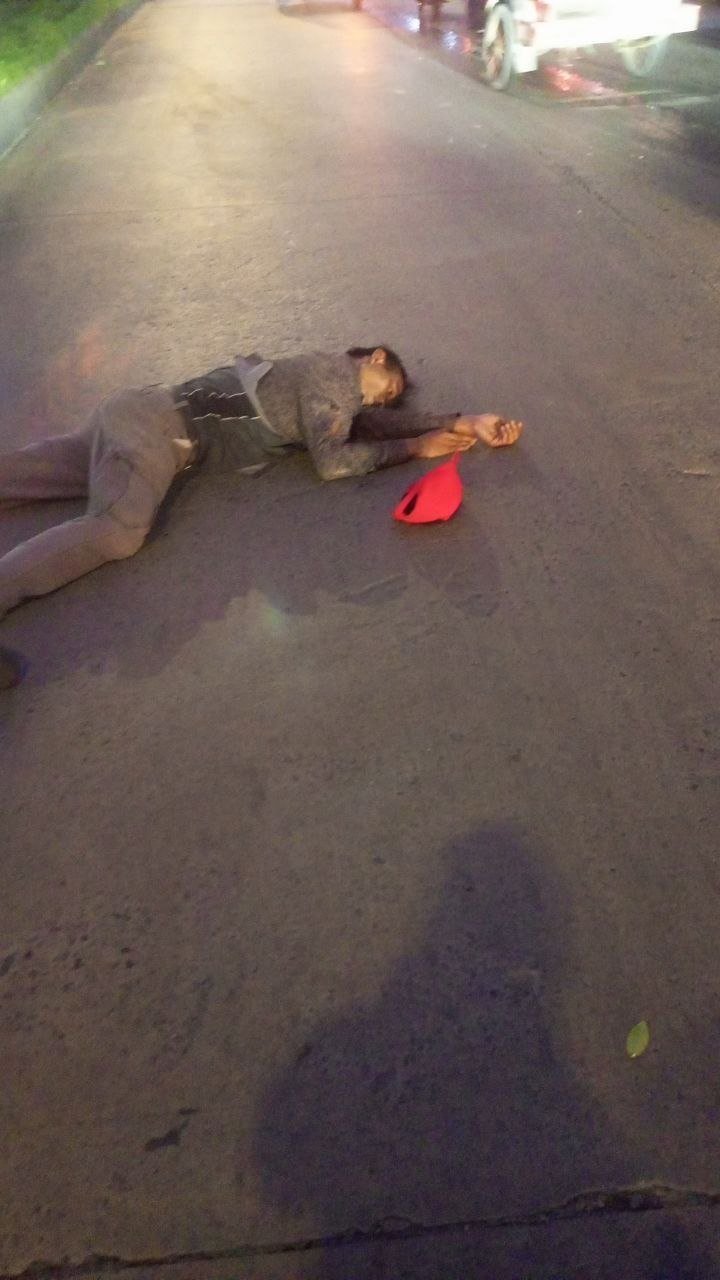 棉芷区发生一起交通事故,一名男子在过马路时被撞身亡,肇事车辆