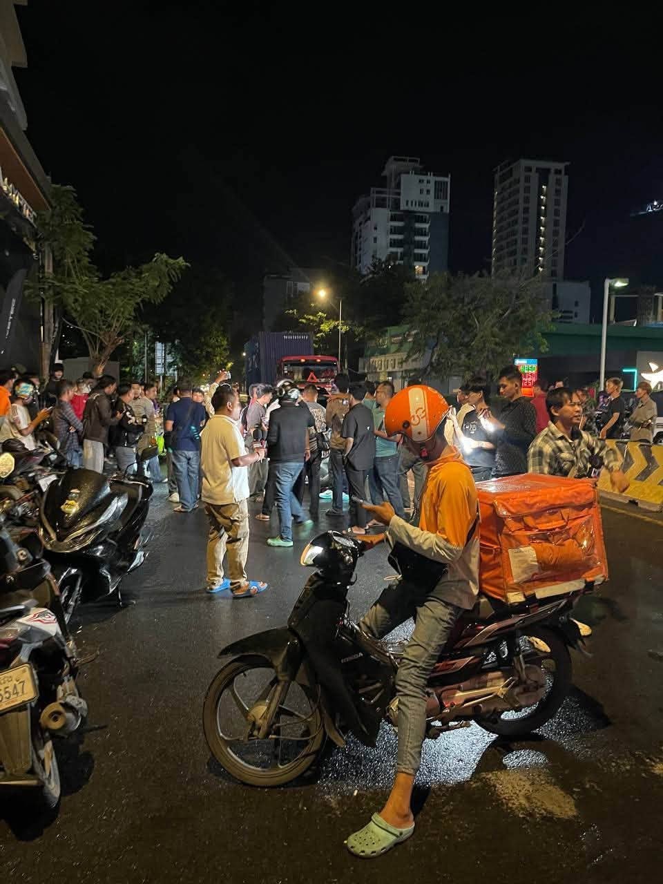 BKK区发生交通事故引发暴力冲突 警方介入调查