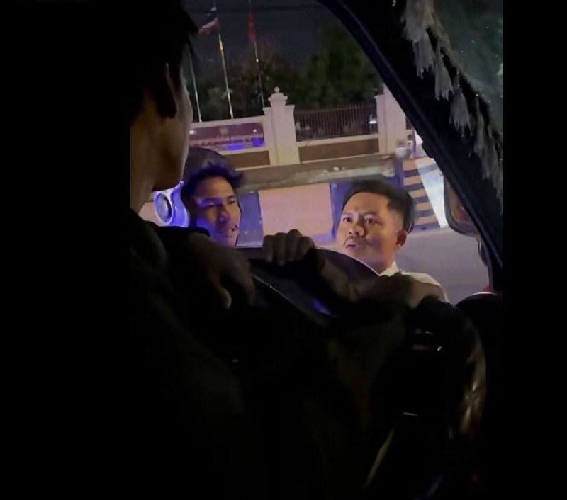 棉芷区发生暴力拦车事件 警方正全力追捕涉案人员