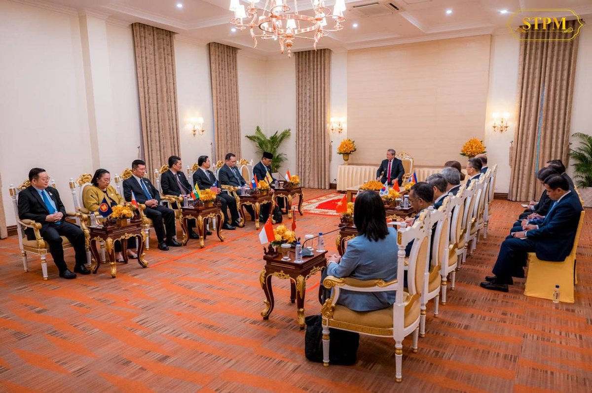 洪玛奈在暹粒会见东盟公务员代表团 聚焦区域行政合作