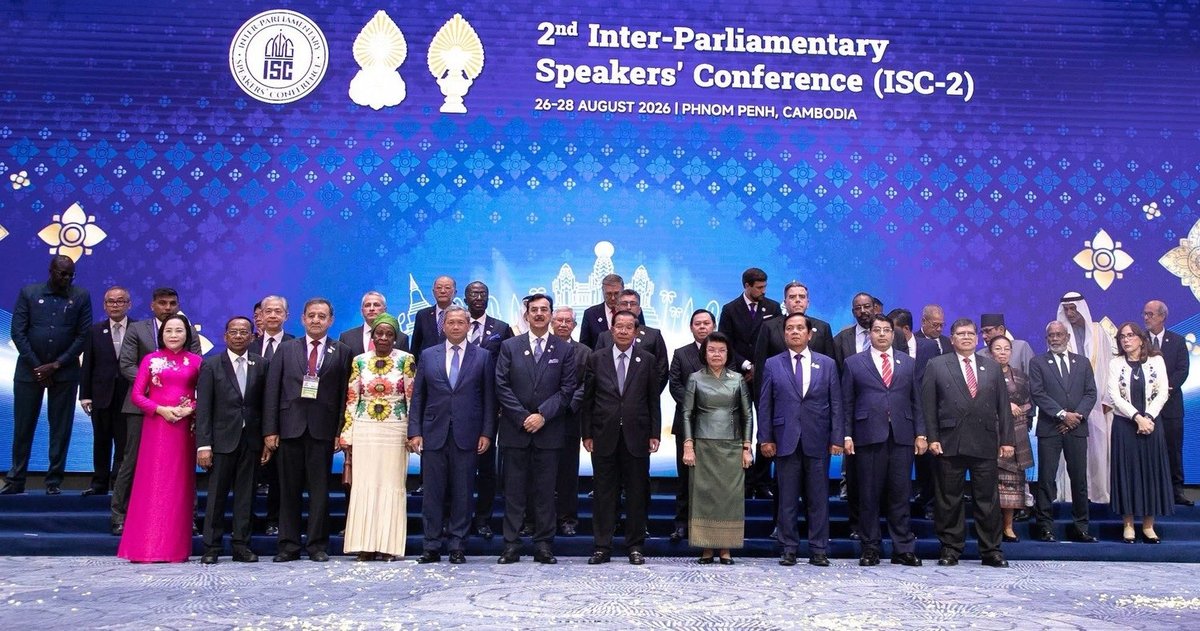 第二届议会会议在金边举行,与会代表承诺将根据国际法,通过和平