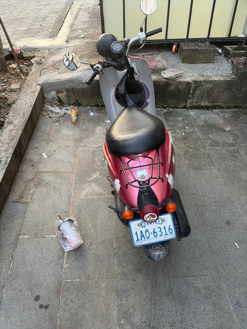 西港转让50CC小粉摩托车 售价$130 适合女生代步