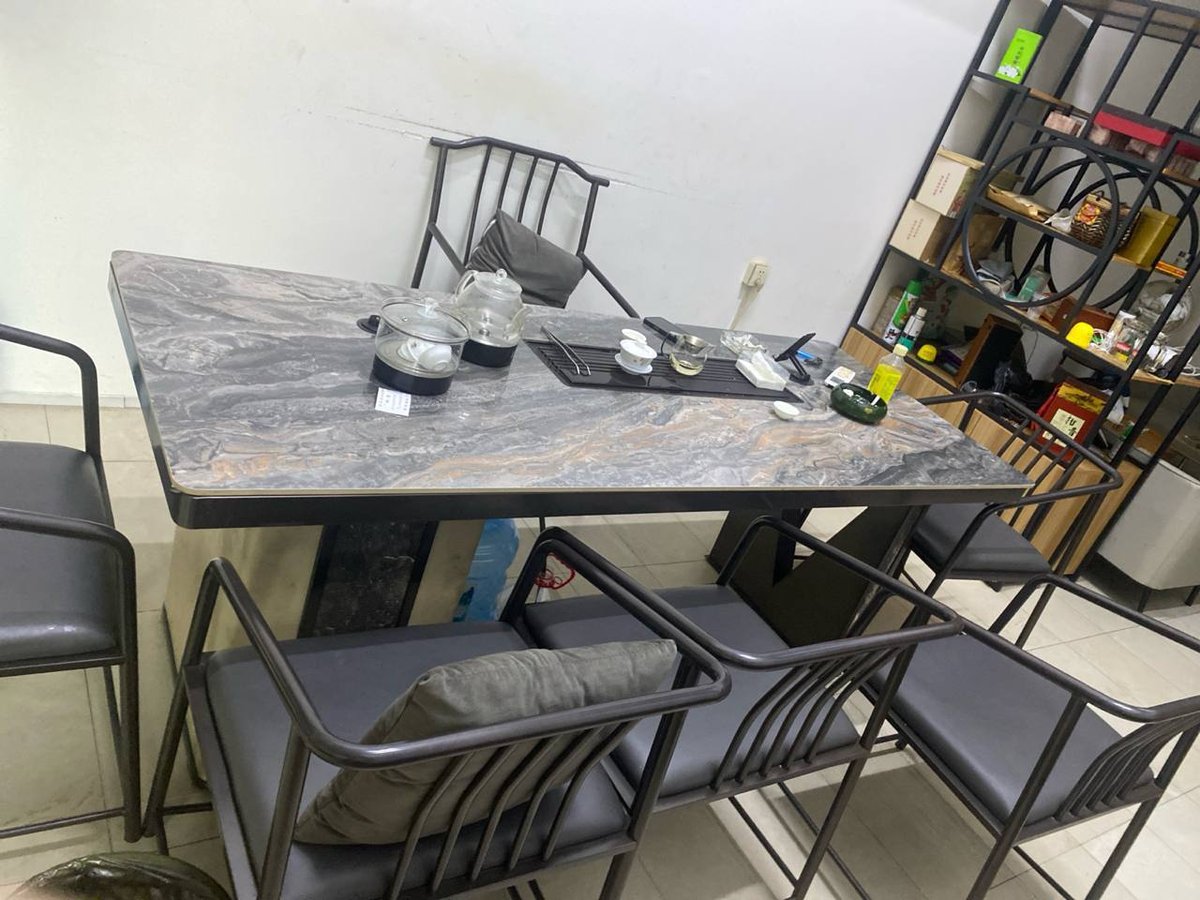西港海景苑三层烟酒店转让 家具家电齐全