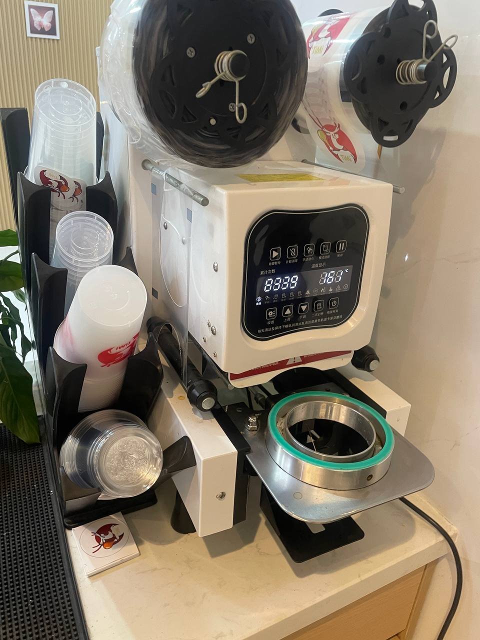 转让水吧台及封口机各一台