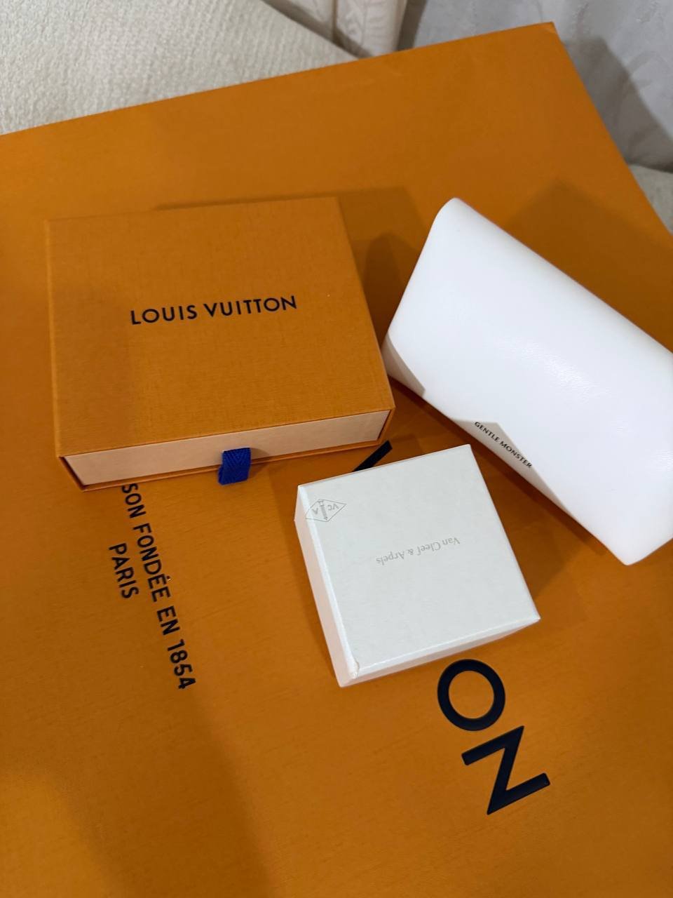 西港凯旋附近转让LV Neverfull小号 仅试背一次$1