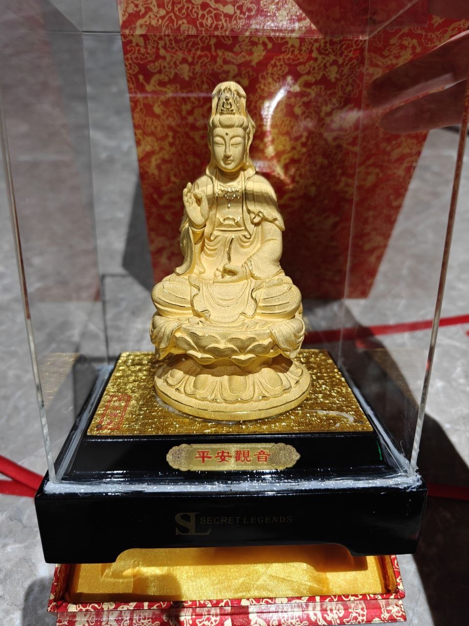 金边富力城转让镀金财神爷观音摆件 $300