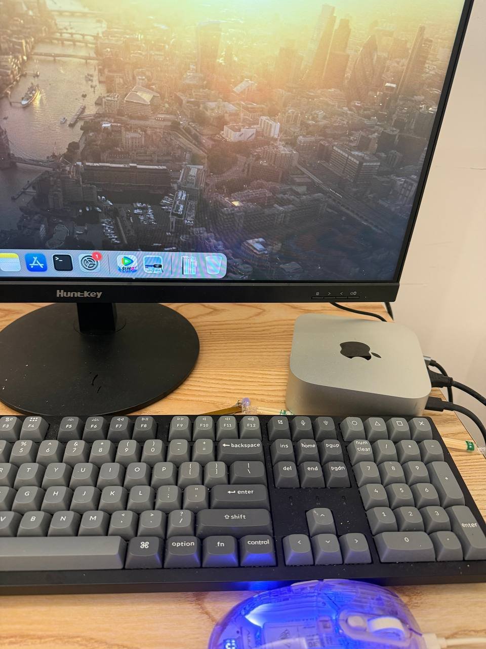 名扬公馆二手电脑设备甩卖 Mac mini及显示器
