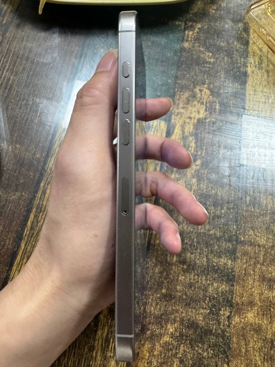 西港二手iPhone16ProMax转让 98新仅售$800