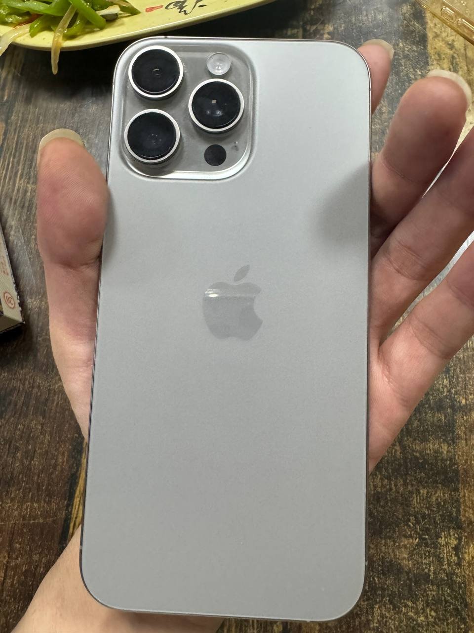西港二手iPhone16ProMax转让 98新仅售$800