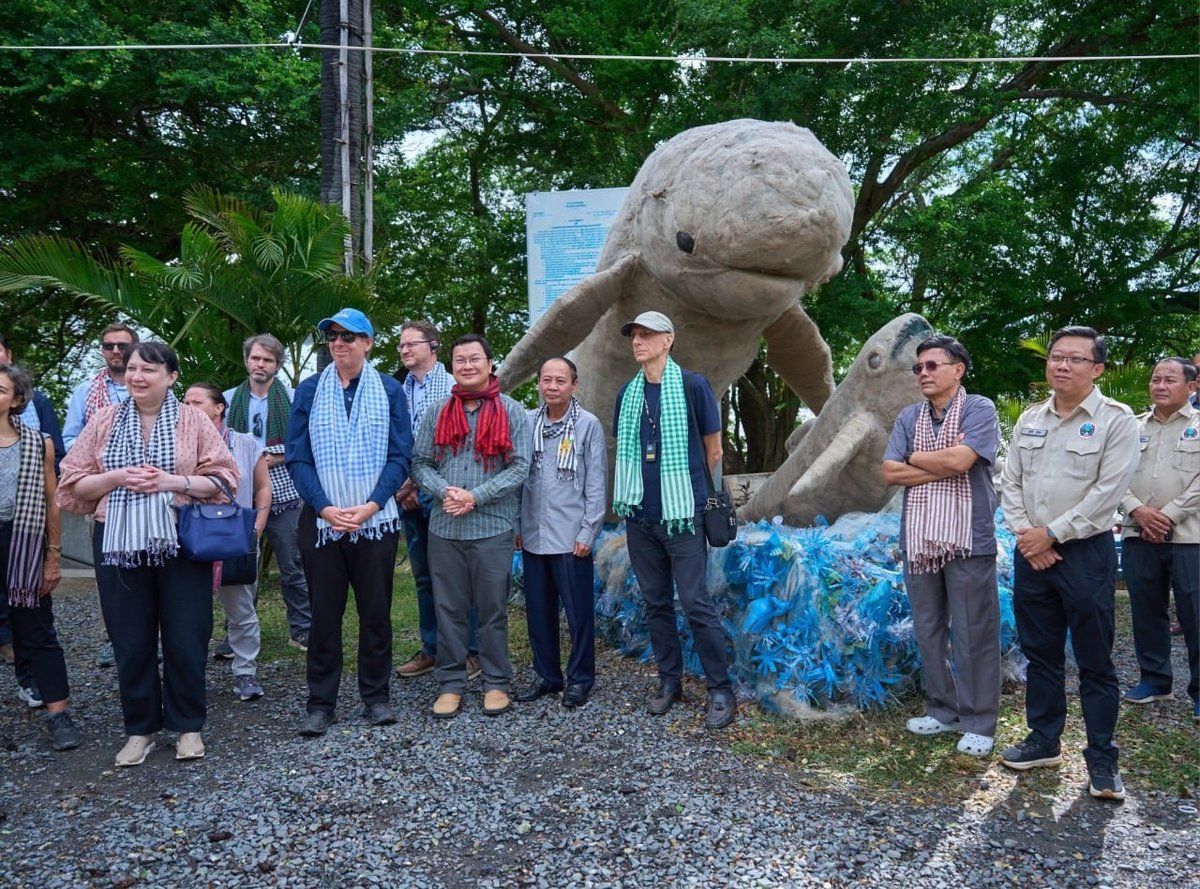 柬埔寨农业部部长与欧盟大使考察桔井省湄公河海豚保护区,强调生