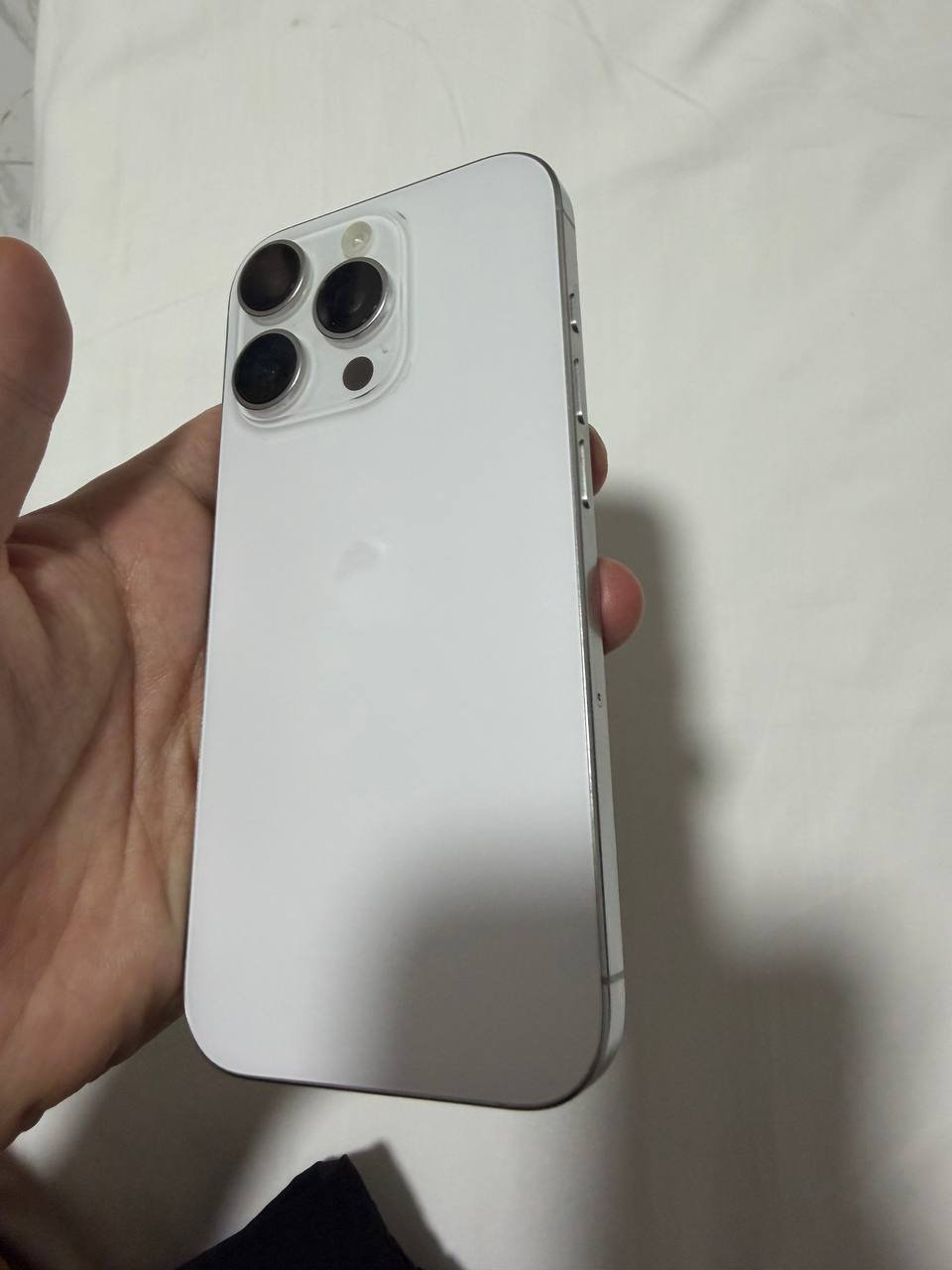西港二手iPhone 16 Pro Max转让 售价$750