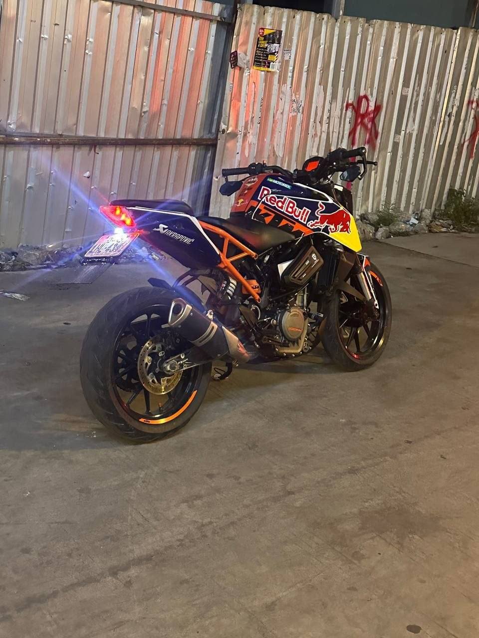 西港出售KTM DUKE250摩托车 售价$1500