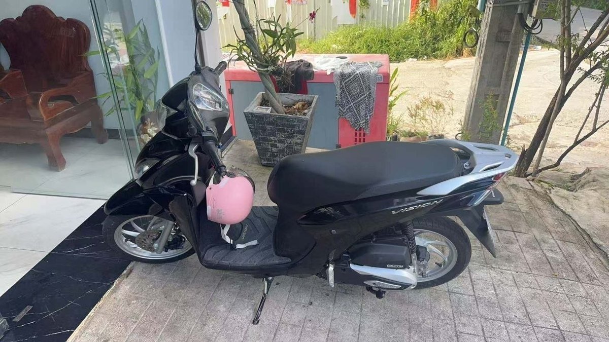 西港转让本田崴神摩托车 售价$680 发动机状况良好