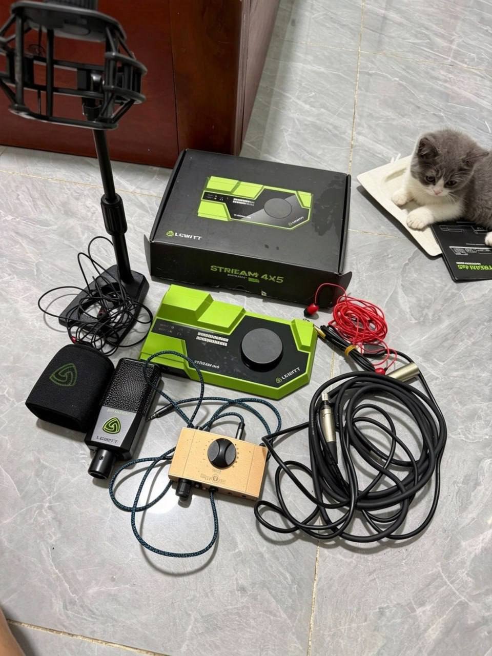 西港专业直播设备套装转让 售价260USD 99新