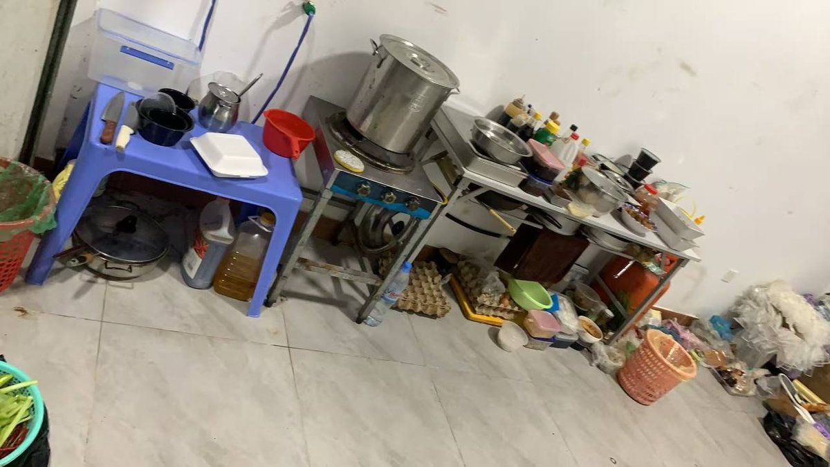 西港南海附近餐饮店转租 租金$150/月含设备