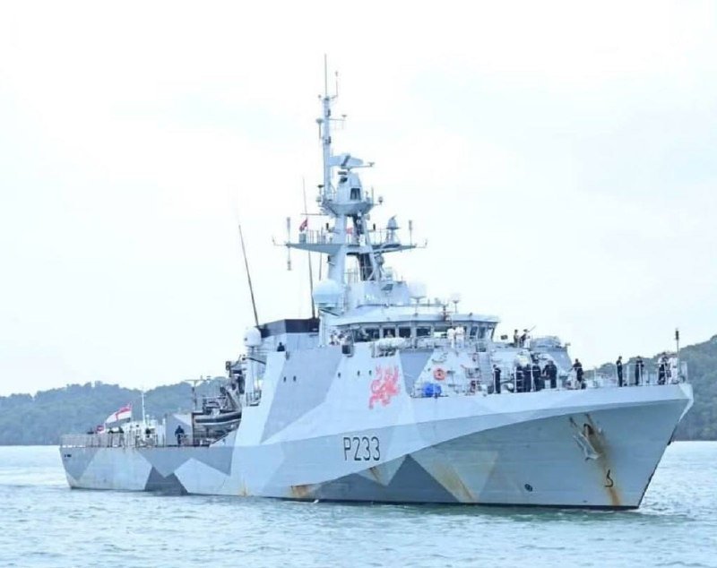 英国皇家海军塔玛号停靠云壤海军基地开展联合训练