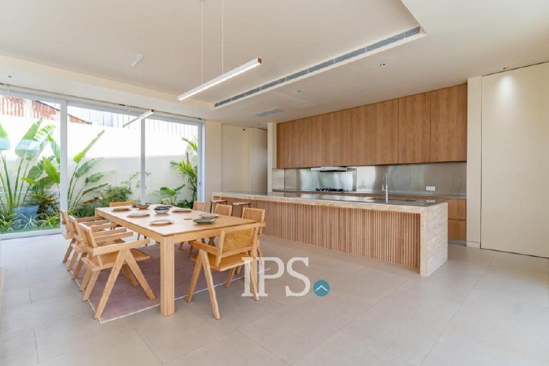 金边铁桥头区威斯波全新豪华别墅出售,占地835平米,建筑面积