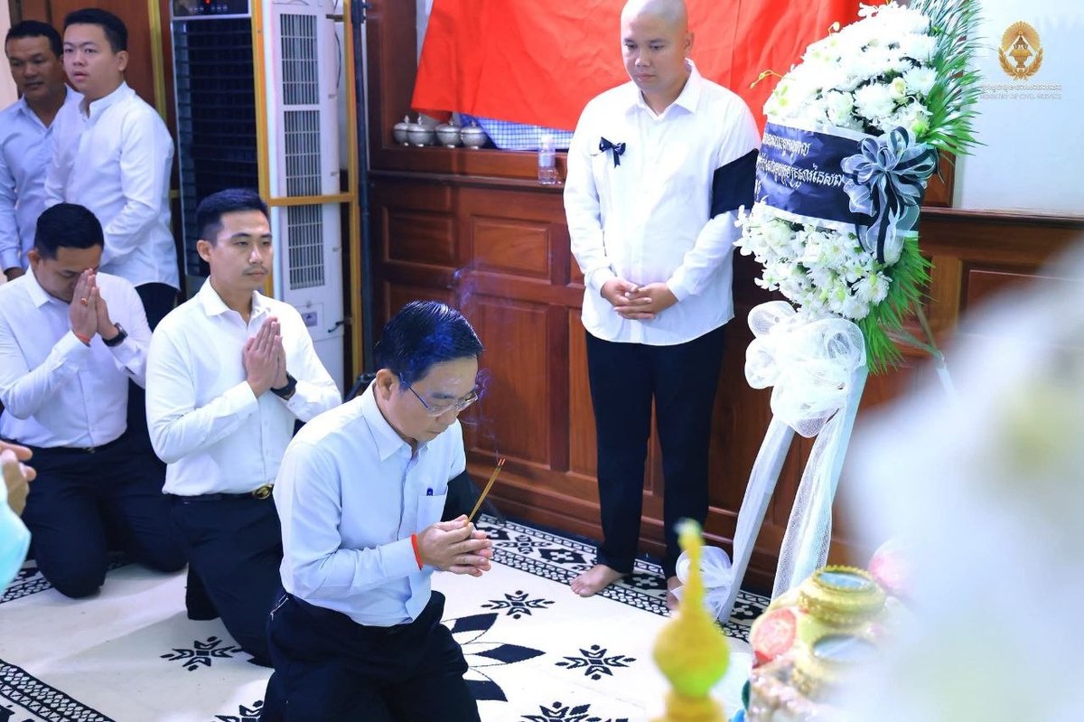 柬埔寨公务员事务部官员出席前顾问葬礼