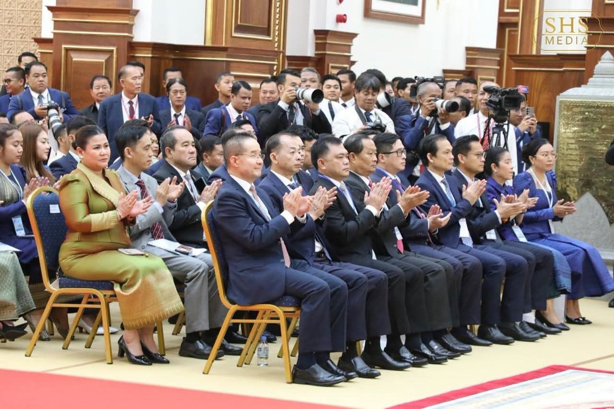 柬埔寨参议院新大楼团结大厦正式落成启用
