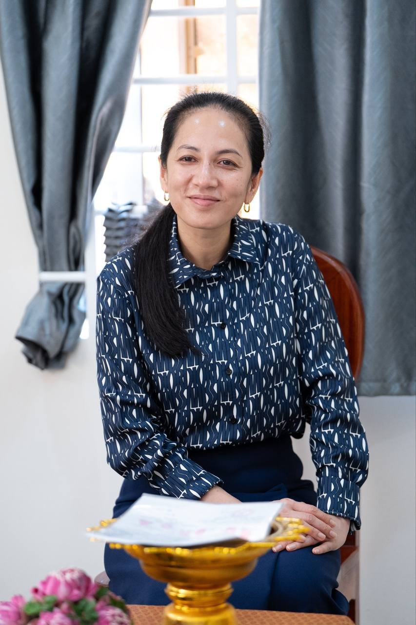 洪玛奈夫人向暹粒省烈士家属捐赠8套新房