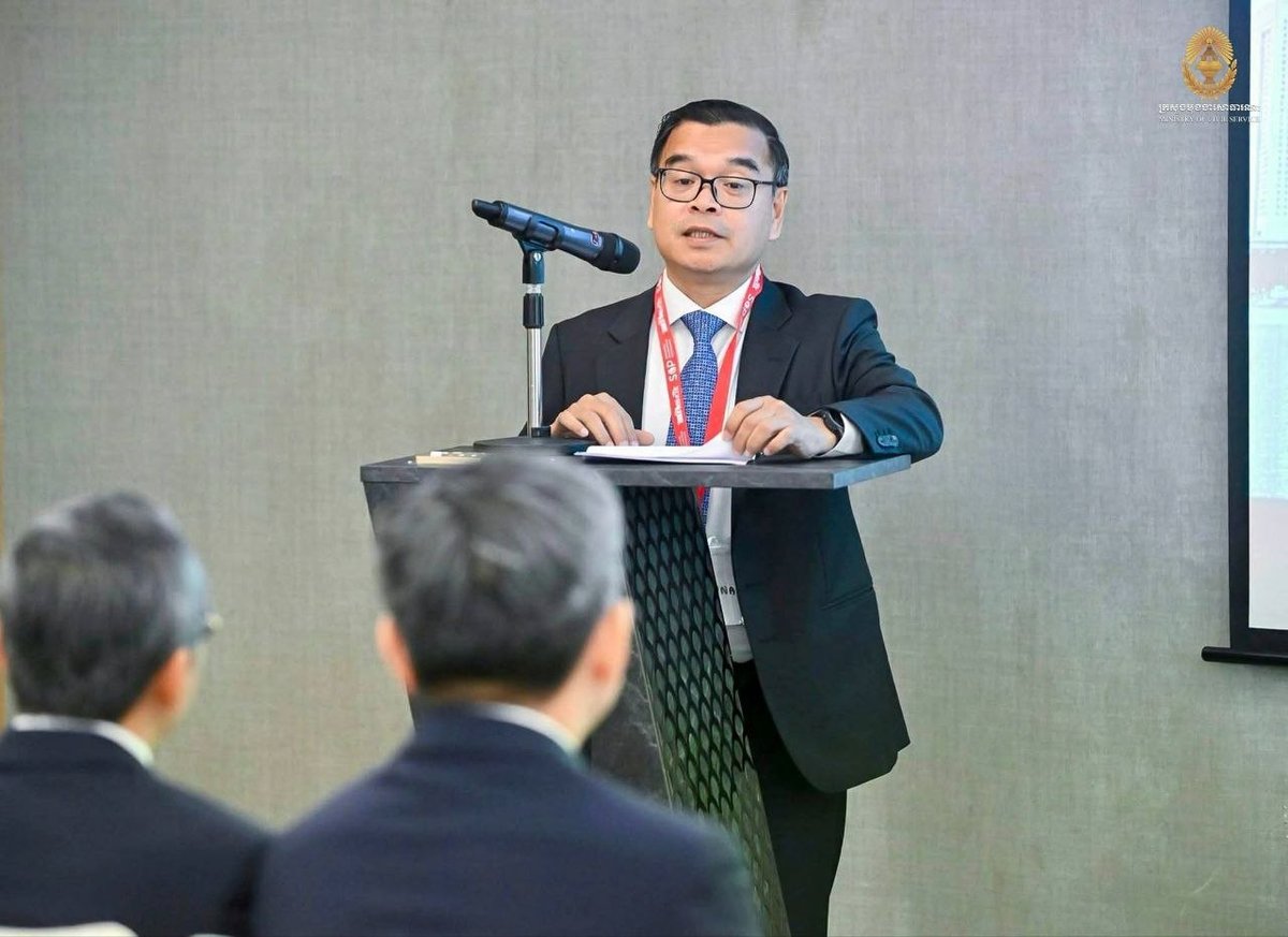柬埔寨30名高官赴新加坡完成公共治理培训